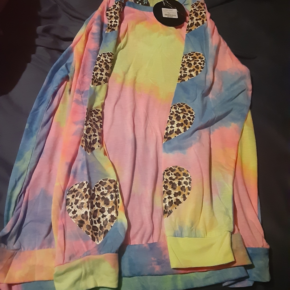 Tye dye top with leopard